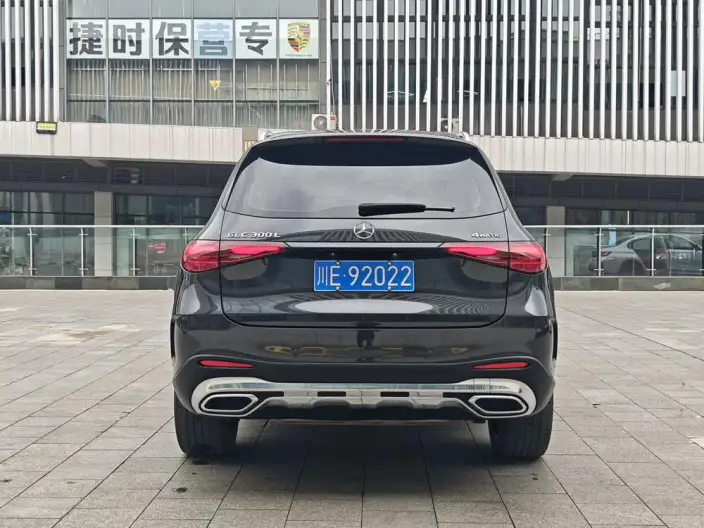 Mercedes-Benz GLC 2023 Model GLC 300 L 4MATIC Luxury Model 7 seat – фото 6