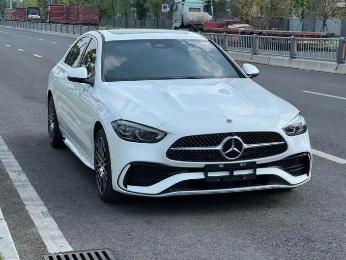 Mercedes-Benz C-Class 2024 Model C 200 L Sports Edition – фото 3