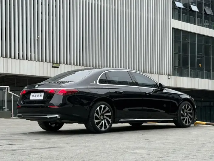 Mercedes-Benz E-Class 2024 Model E 300 L Luxury Model sedan – фото 4