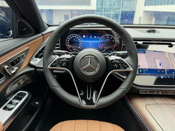 Mercedes-Benz E-Class 2024 Model E 300 L Luxury Model sedan – фото 9