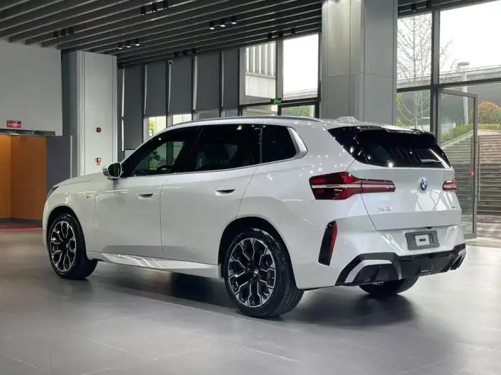 BMW X3 2025 Model xDrive30L Exclusive Model M Sports Set – фото 4