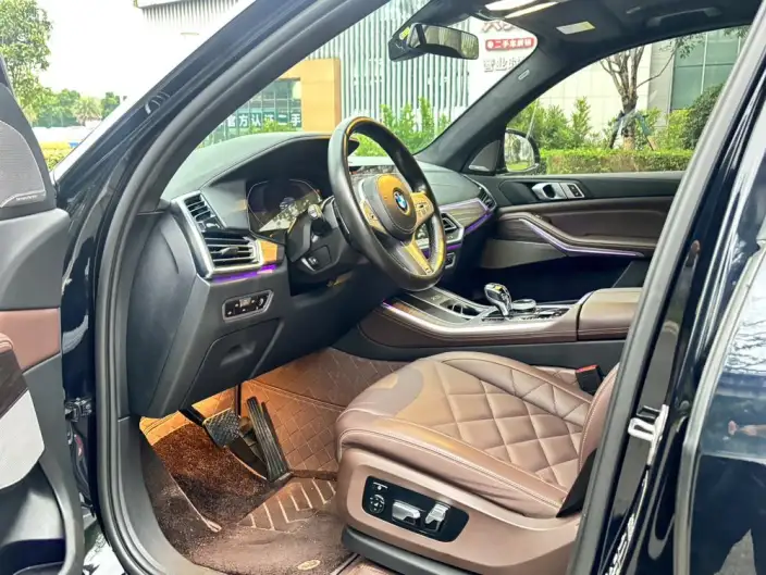 BMW X5 2023 Model xDrive40Li M Sports Set – фото 9