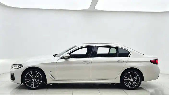 BMW 5 Series 2022 Model Facelift II 530Li xDrive M Sports Set – фото 4