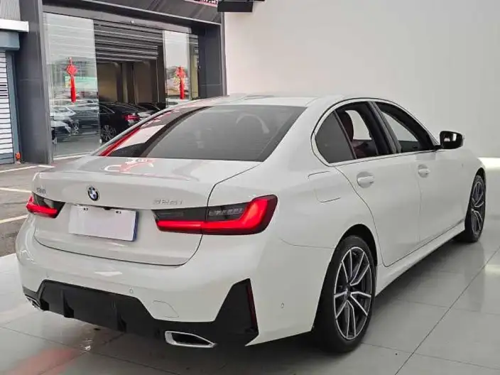 BMW 3 Series 2026 Model 325i M Sports Set – фото 7