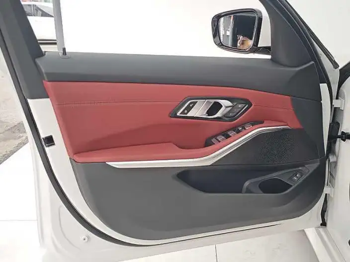 BMW 3 Series 2026 Model 325i M Sports Set – фото 10