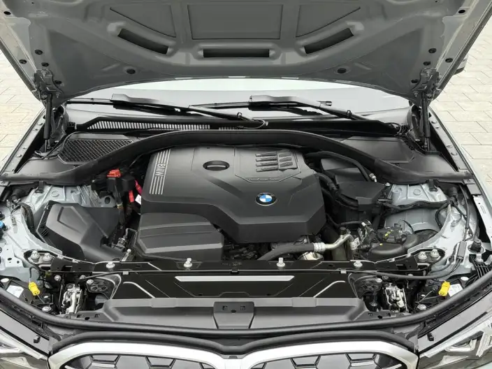 BMW 3 Series 2025 Model 325Li M Sports Set – фото 10