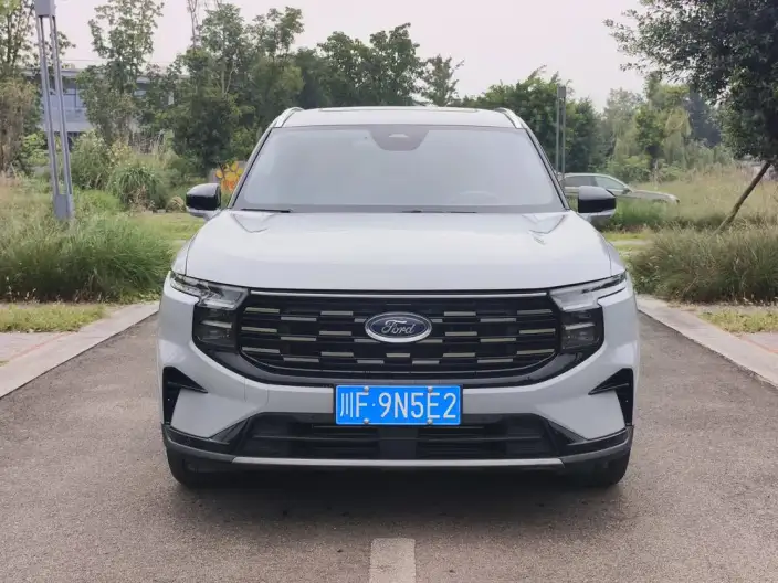 Ford Edge 2023 Model Ford Edge L 2.0T EcoBoost 2WD VII seat Luxury Model