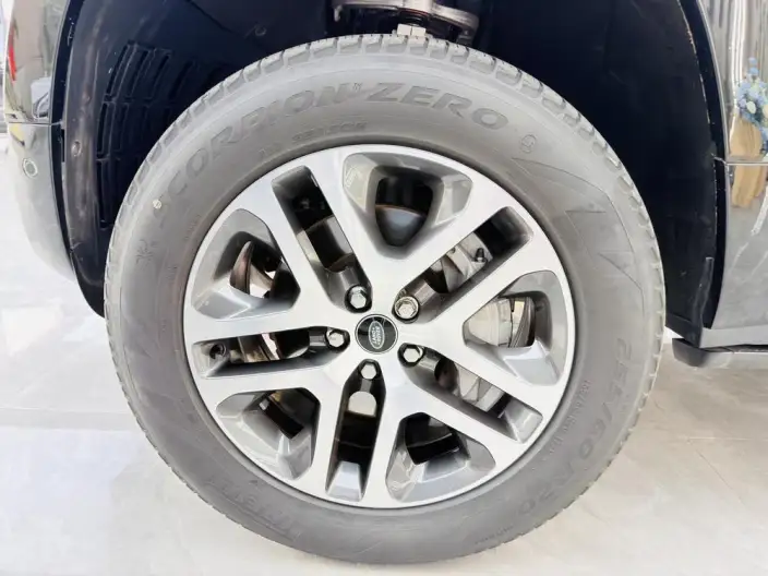 Land Rover Defender 2023 Model 110 3.0T P400 X-Dynamic HSE – фото 6