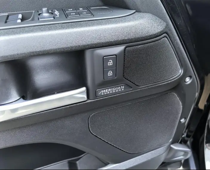 Land Rover Defender 2024 Model 110 3.0T P400 X-Dynamic HSE