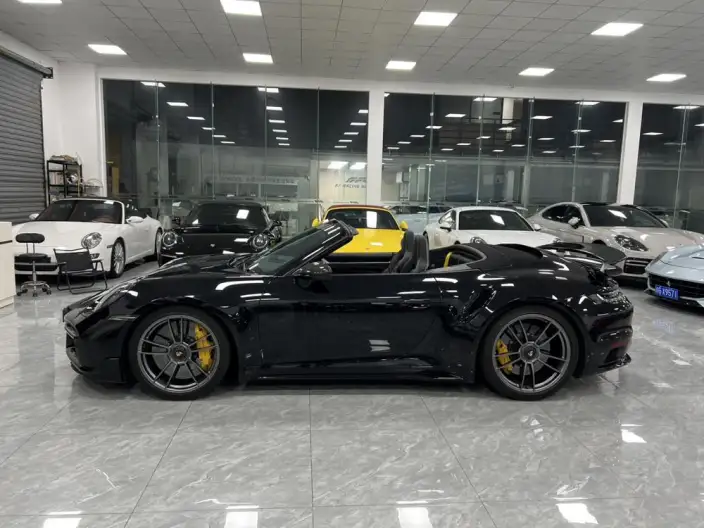 PORSCHE 911 2022 Model Turbo S Cabriolet 3.7T – фото 4