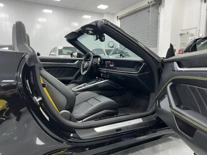 PORSCHE 911 2022 Model Turbo S Cabriolet 3.7T – фото 8