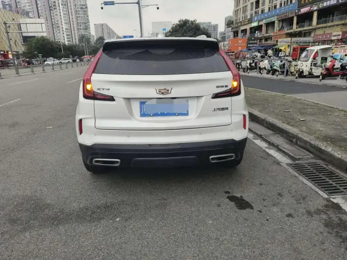 Cadillac XT4 2024 Model 28T 2WD Luxury Model – фото 5