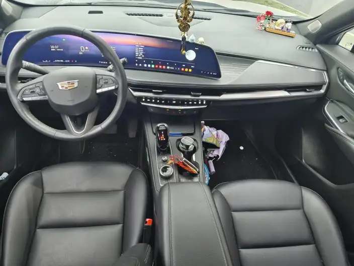 Cadillac XT4 2024 Model 28T 2WD Luxury Model – фото 10