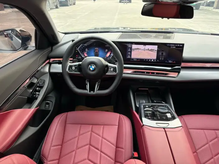 BMW 5 Series 2025 Model 525Li M Sports Set – фото 8