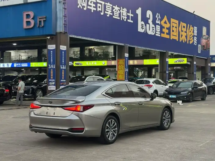 Lexus ES 2022 Model 300h Superior Edition – фото 6