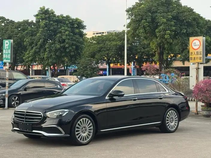 Mercedes-Benz E-Class 2023 Model E 300 L Luxury Model sedan – фото 1