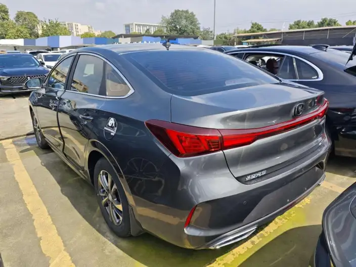 Changan Eado 2022 Model PLUS Blue whale NE 1.4T GDI DCT Flagship Model