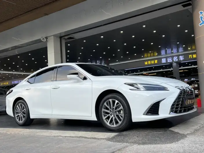Lexus ES 2025 Model 200 Premium