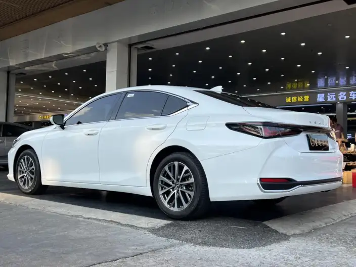Lexus ES 2025 Model 200 Premium – фото 5
