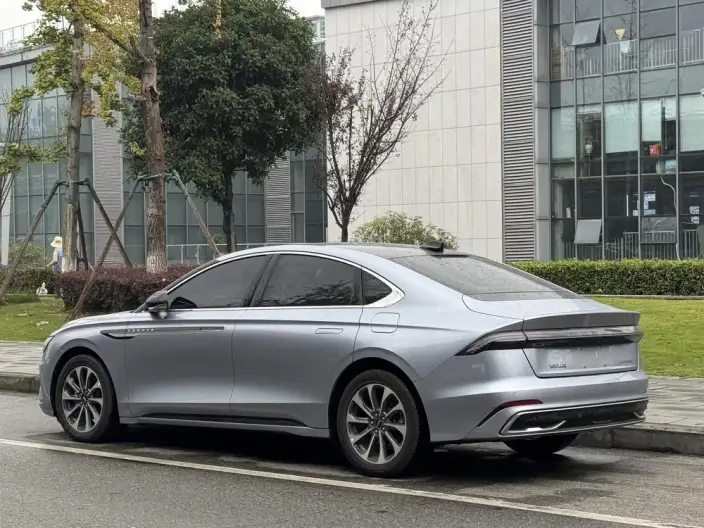 Lincoln Z 2022 Model i Xiang Exclusive Edition – фото 5