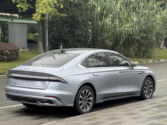 Lincoln Z 2022 Model i Xiang Exclusive Edition – фото 7