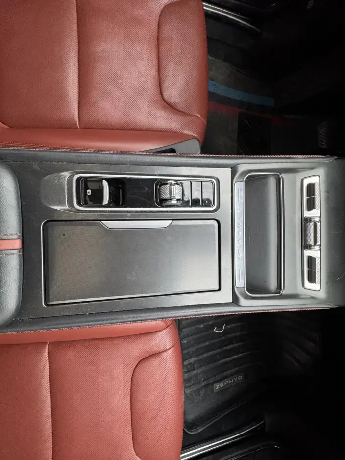 Lincoln Z 2022 Model i Xiang Exclusive Edition – фото 9