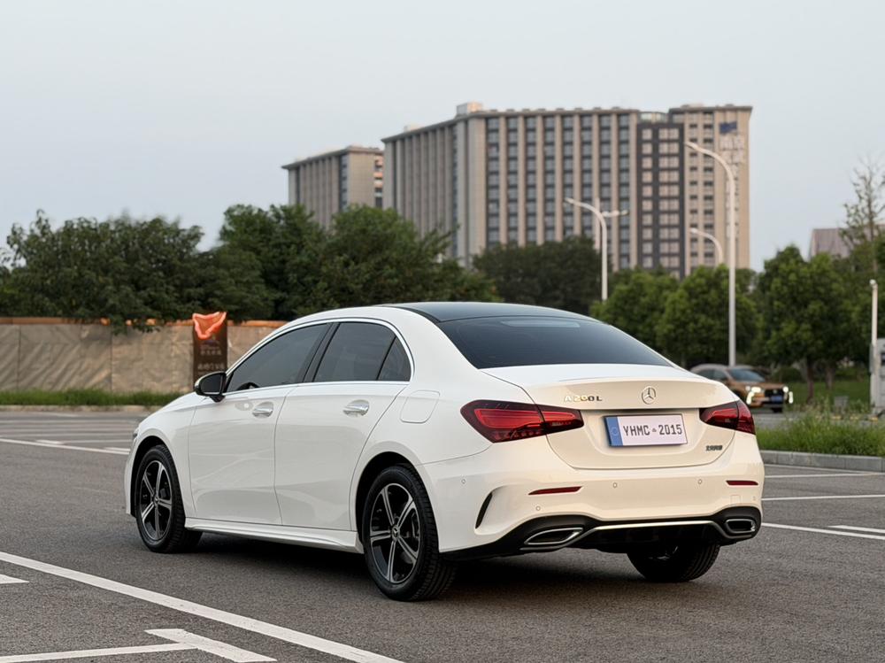 Mercedes-Benz A-class 2024 модификация комплектация A 200 L Fashion Edition – фото 5