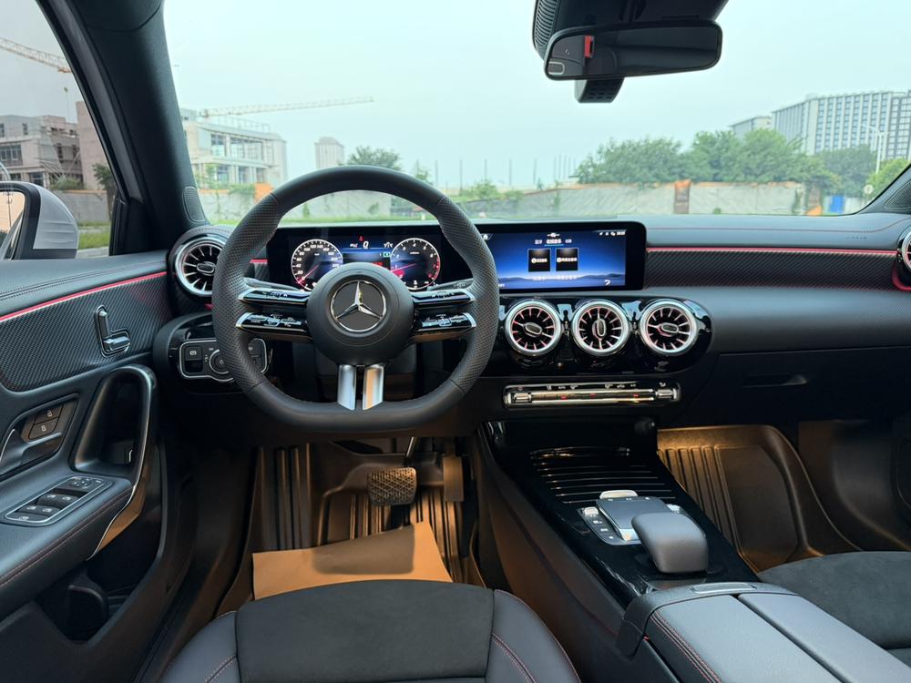 Mercedes-Benz A-class 2024 модификация комплектация A 200 L Fashion Edition – фото 11