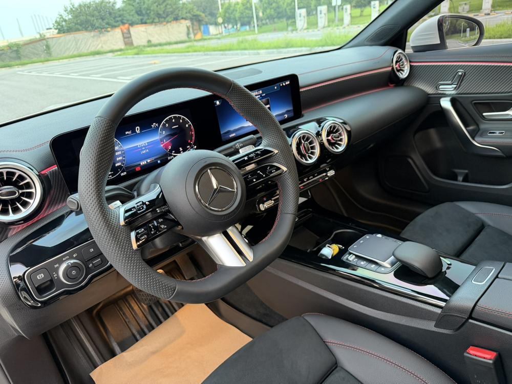 Mercedes-Benz A-class 2024 модификация комплектация A 200 L Fashion Edition – фото 15