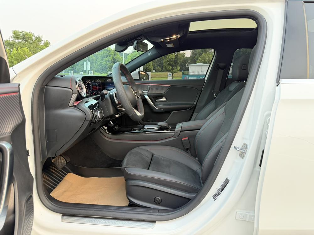 Mercedes-Benz A-class 2024 модификация комплектация A 200 L Fashion Edition – фото 17