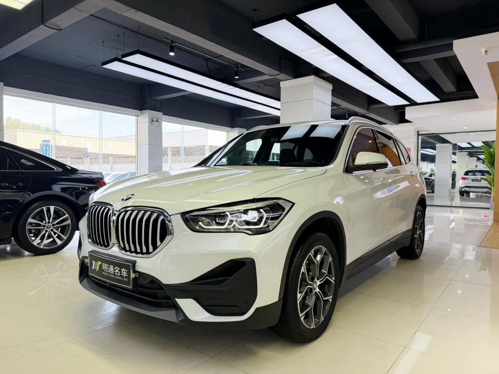 BMW X1 2022 sDrive25Li Leading – фото 1