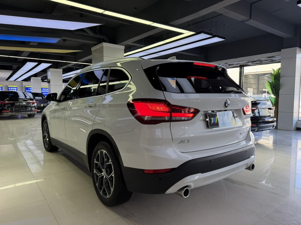 BMW X1 2022 sDrive25Li Leading – фото 4