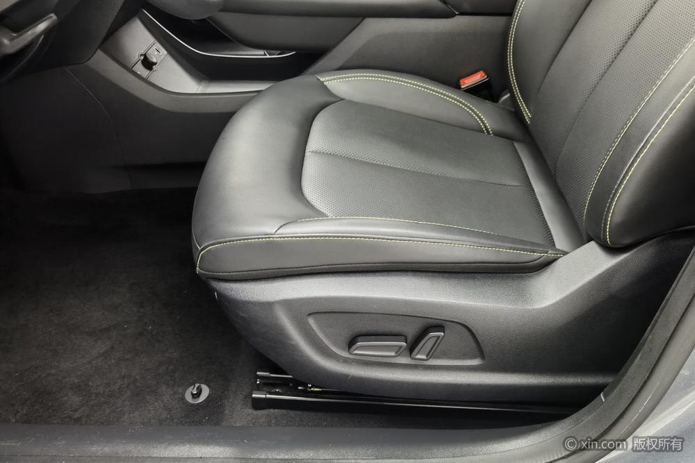 Roewe i6 MAX 2020 300TGI Automatic Cool Smart Drive – фото 18