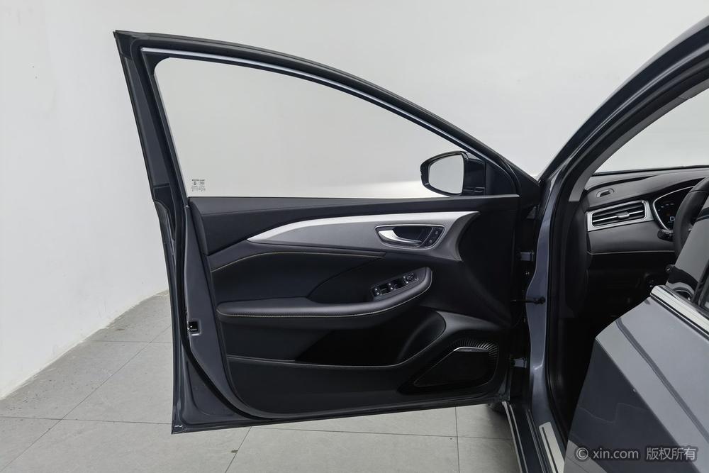 Roewe i6 MAX 2020 300TGI Automatic Cool Smart Drive – фото 21