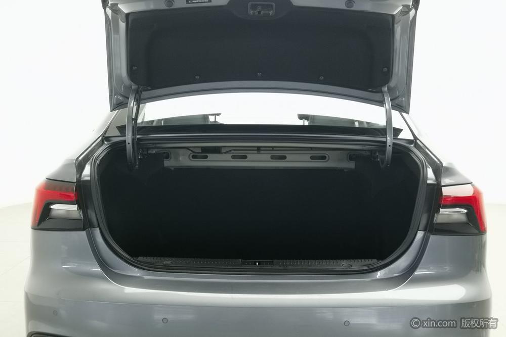 Roewe i6 MAX 2020 300TGI Automatic Cool Smart Drive – фото 23