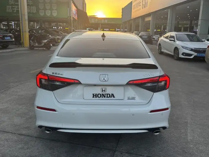 Honda Civic 2022 Model 240TURBO CVT Combustion Edition – фото 5