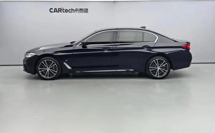 BMW 5 Series 2023 Model 530Li Leading Model M Sports Set – фото 3