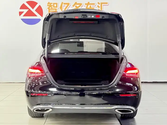 Mercedes-Benz E-Class 2023 Model E 300 L Luxury Model sedan – фото 4