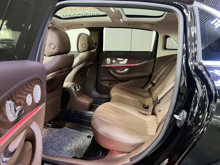 Mercedes-Benz E-Class 2023 Model E 300 L Luxury Model sedan – фото 9
