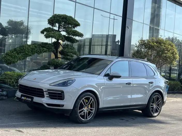Cayenne 2023 Model Cayenne 3.0T Platinum edition – фото 1