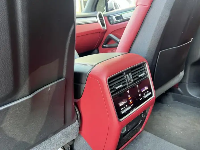 Cayenne 2023 Model Cayenne 3.0T Platinum edition – фото 3