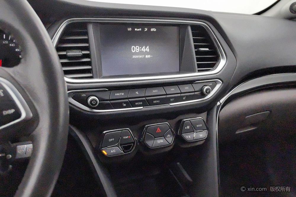 GAC Trumpchi GS4 2017 модификация 200T Manual 2WD Deluxe Edition – фото 12