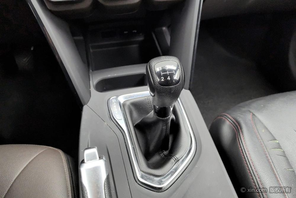 GAC Trumpchi GS4 2017 модификация 200T Manual 2WD Deluxe Edition – фото 14