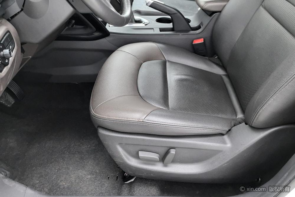 GAC Trumpchi GS4 2017 модификация 200T Manual 2WD Deluxe Edition – фото 18