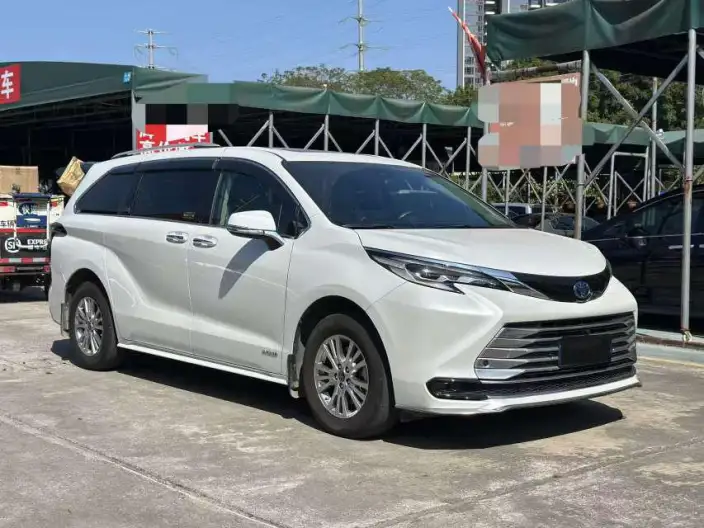 Toyota Sienna 2023 Model Hybrid 2.5L Comfort Edition – фото 3