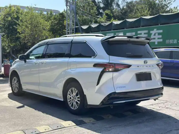 Toyota Sienna 2023 Model Hybrid 2.5L Comfort Edition – фото 4