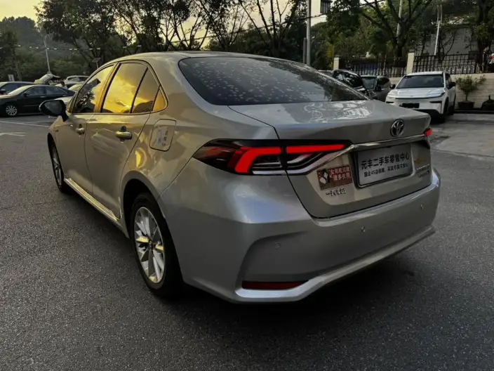 Toyota Corolla 2021 Model Hybrid 1.8L E-CVT Elite Edition – фото 4