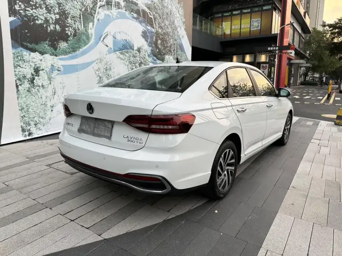 Volkswagen Lavida 2024 Model 300TSI DSG Manyi Edition – фото 7