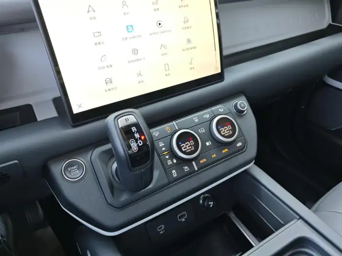 Land Rover Defender 2024 Model 110 3.0T P400 XS – фото 8