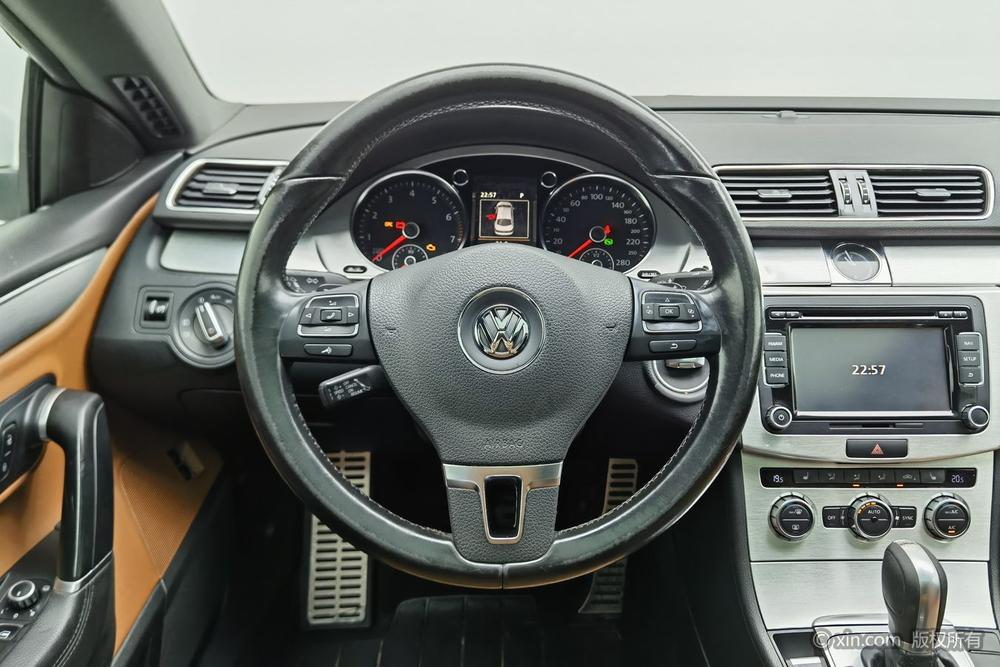 Volkswagen CC 2015 1.8TSI Luxury – фото 14